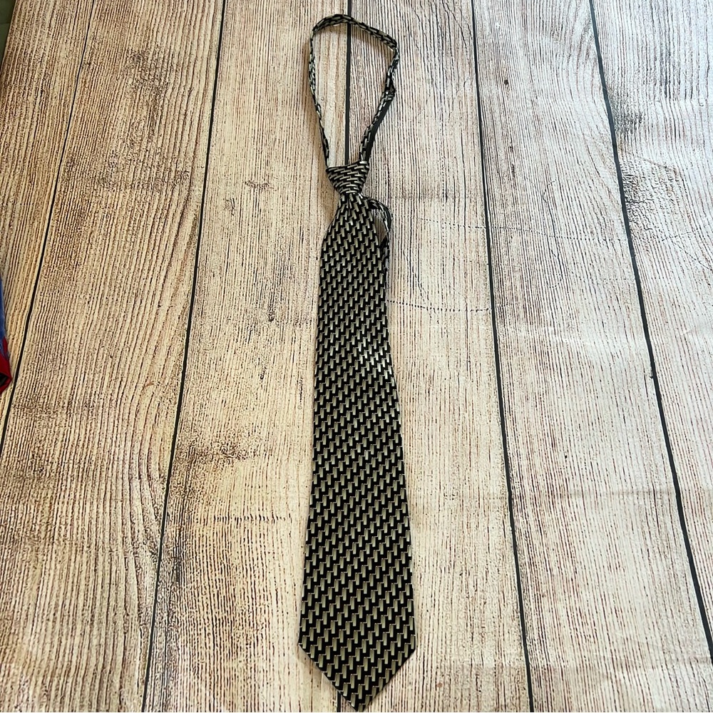 Vintage 90s Windham‎ Pointe Men's 100% Silk Tie Geometric Green Black Retro